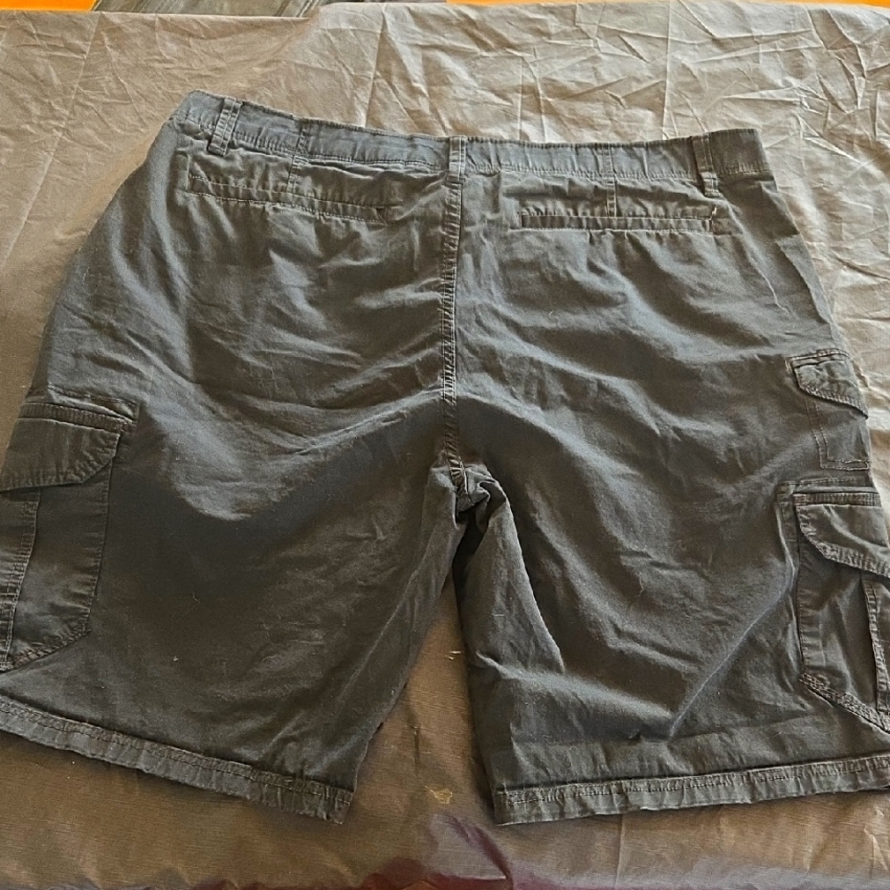 Men's Gray Iron FLEX Cargo Shorts
